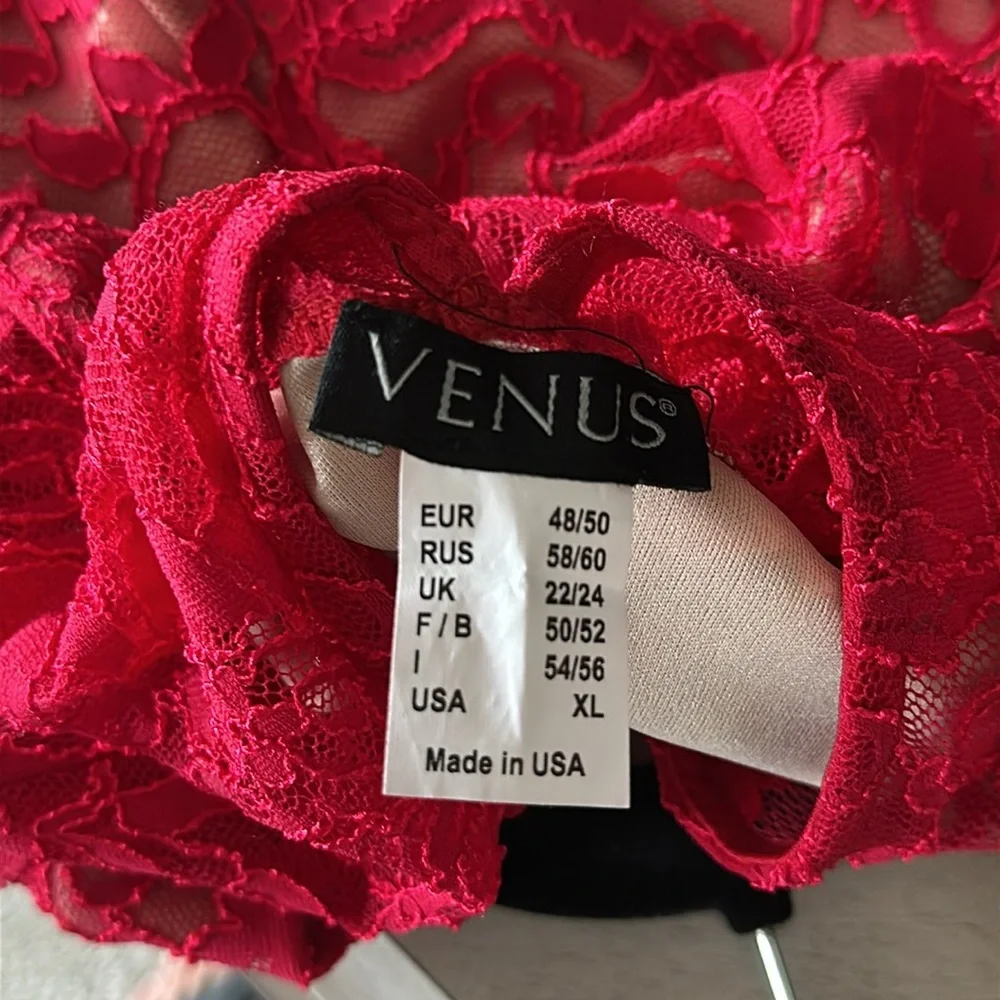 Red lace - Picture 3 of 3